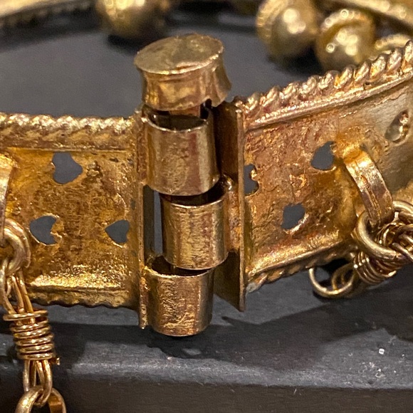 Elegant Gold Tone Bracelet with Dangling Charms - Picture 2 of 11